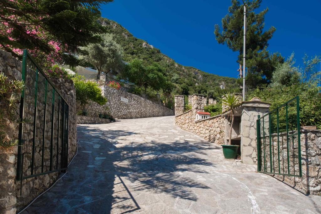 Bella Casa Studios Frinion Bagian luar foto
